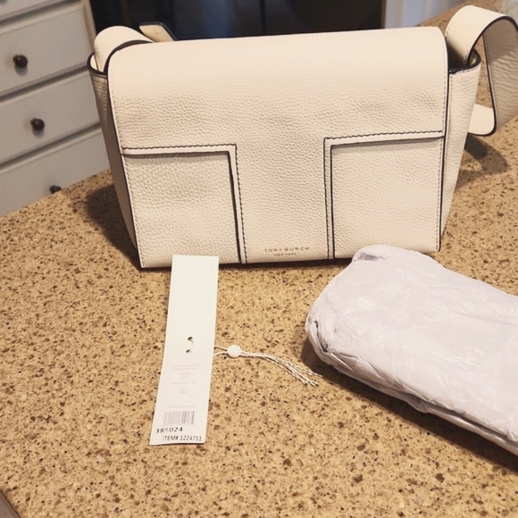 Tory Burch Block-T Shoulder Bag - Picture 8 of 8